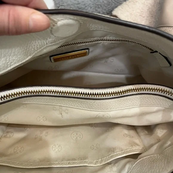 Tory Burch triple compartment tote Light cream Pebbled leather and Gold metal - Picture 9 of 12